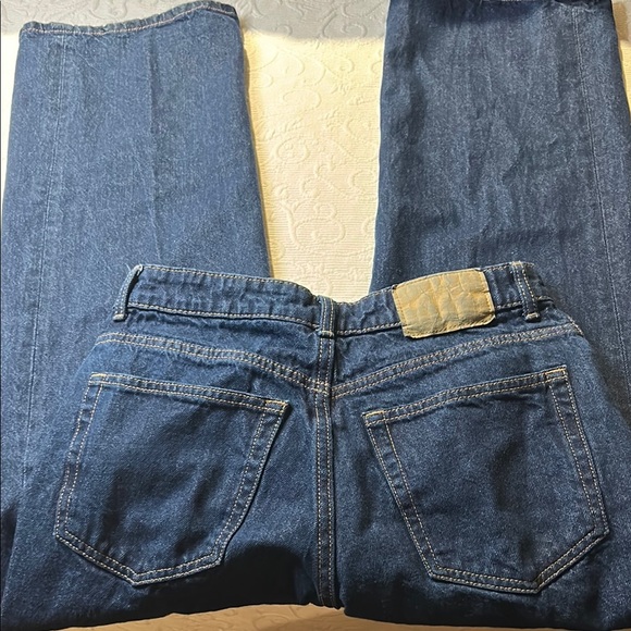 H&M Women's High Rise Wide Leg Dark Blue Jeans. Size 6 - Picture 4 of 8